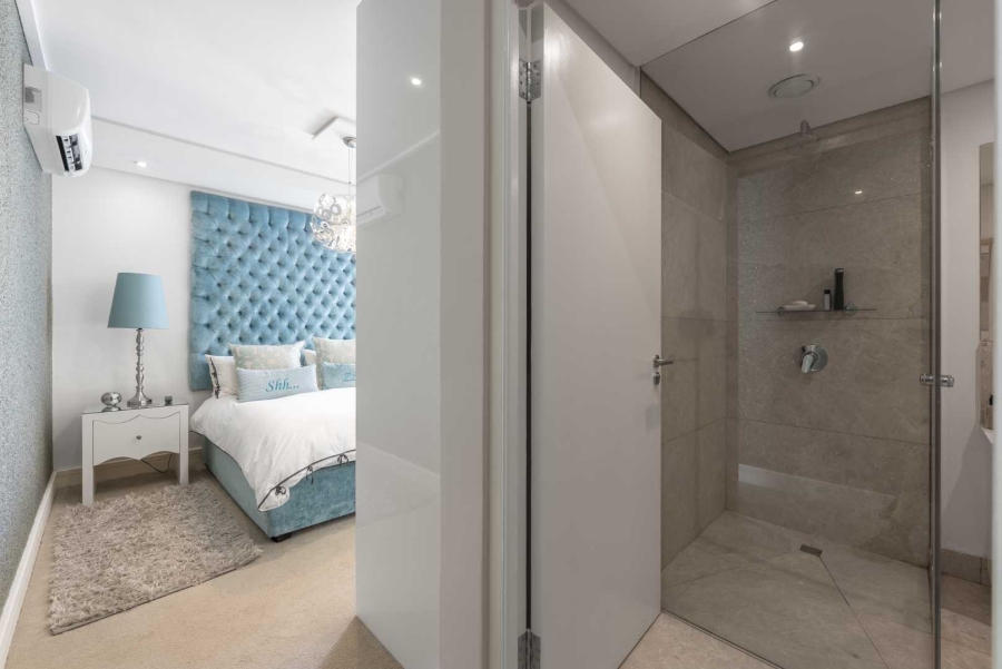 3 Bedroom Property for Sale in Sea Point Western Cape